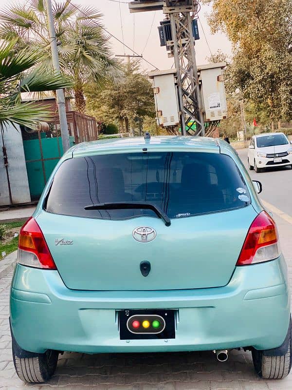 Toyota Vitz 2009 3