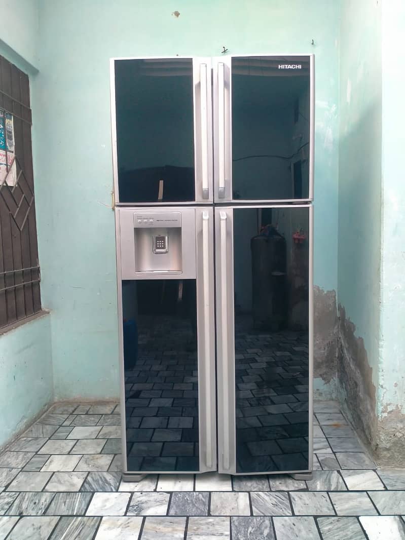 Hitachi 4 door like new for sale in reasonabale price 0