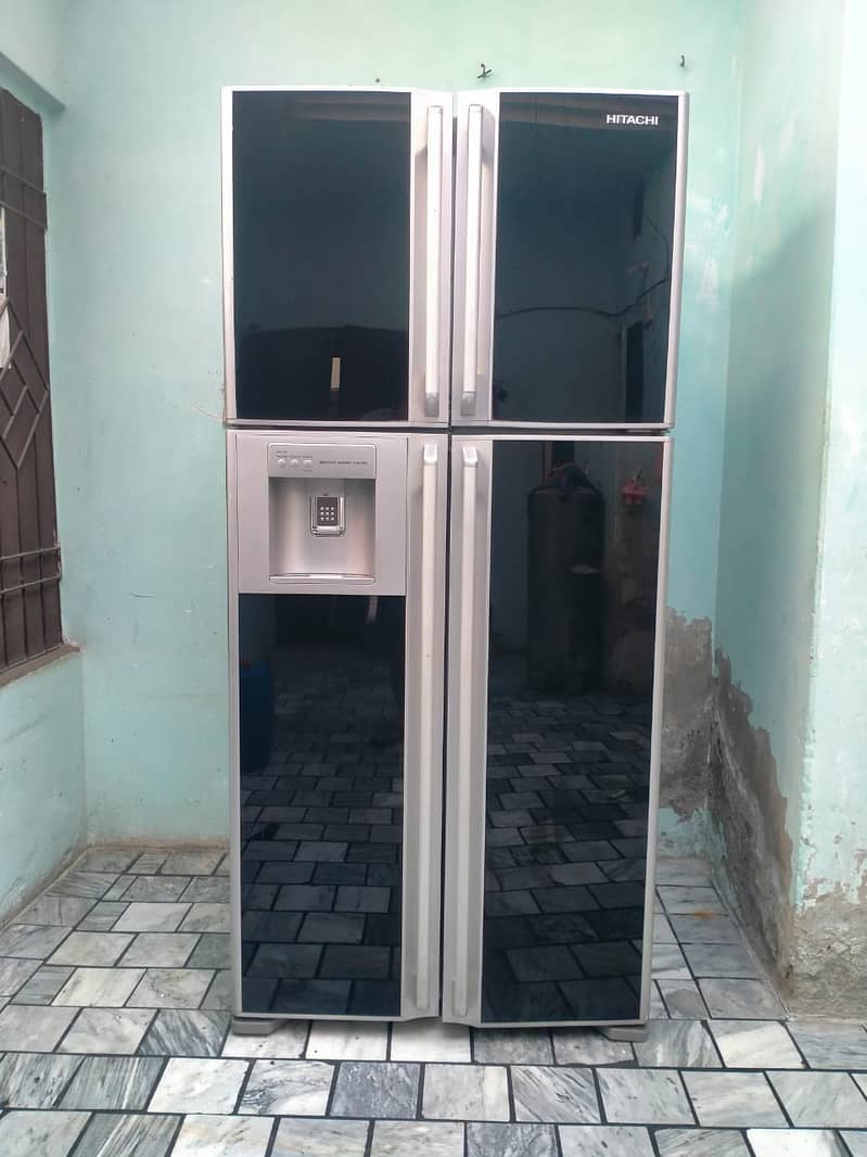 Hitachi 4 door like new for sale in reasonabale price 1