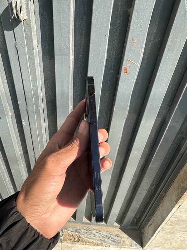 iphone 12 64gb sim working 4