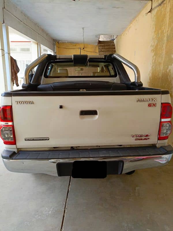 Toyota Hilux 2015 3