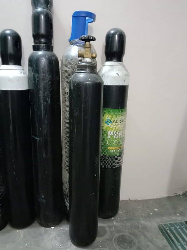 Oxygen Cylinders for medical use 0