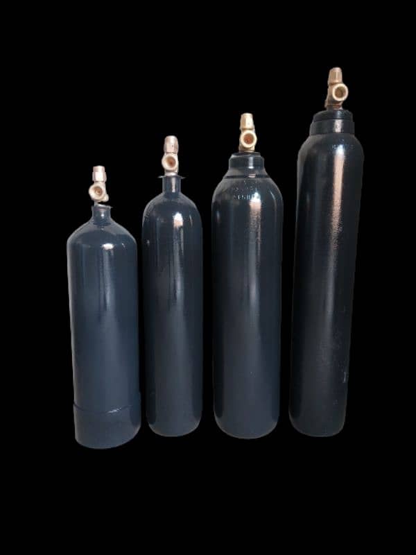 Oxygen cylinders for patients 2