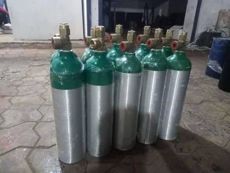 Oxygen cylinders for patients 3