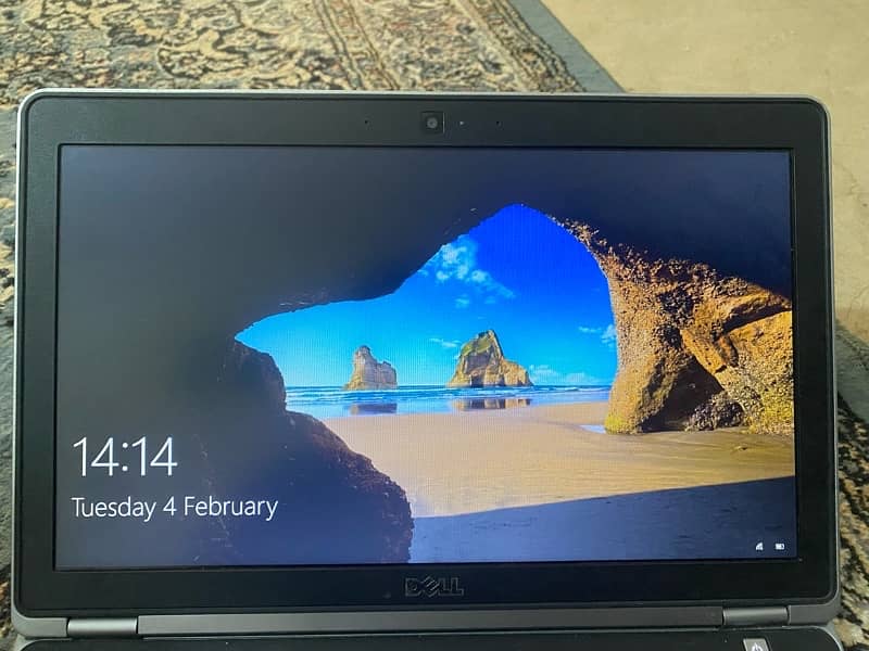 Dell Latitude E6230 8