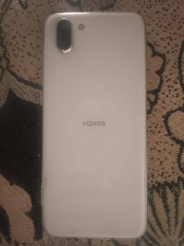 sharp Aquos r2 1