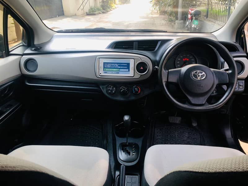 Toyota Vitz 2012 6