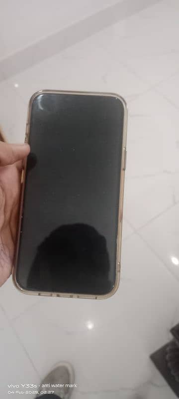 fully genuine phone never dropped or repaired 1