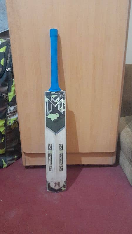 ENGLISH WILLOW BAT FOR SALE 0