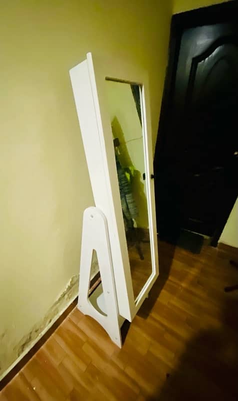 Standing mirror cabinet, good quality, 10/10 for sale 1