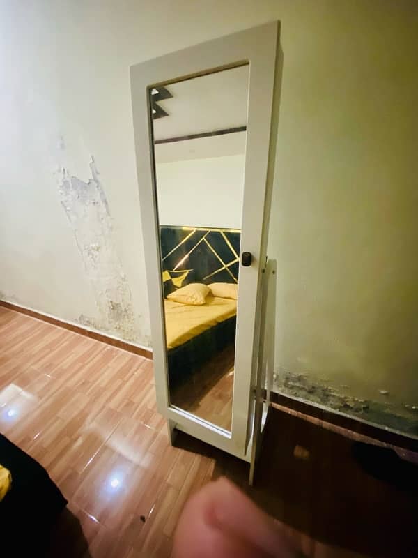 Standing mirror cabinet, good quality, 10/10 for sale 2