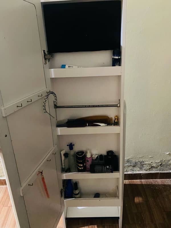 Standing mirror cabinet, good quality, 10/10 for sale 3