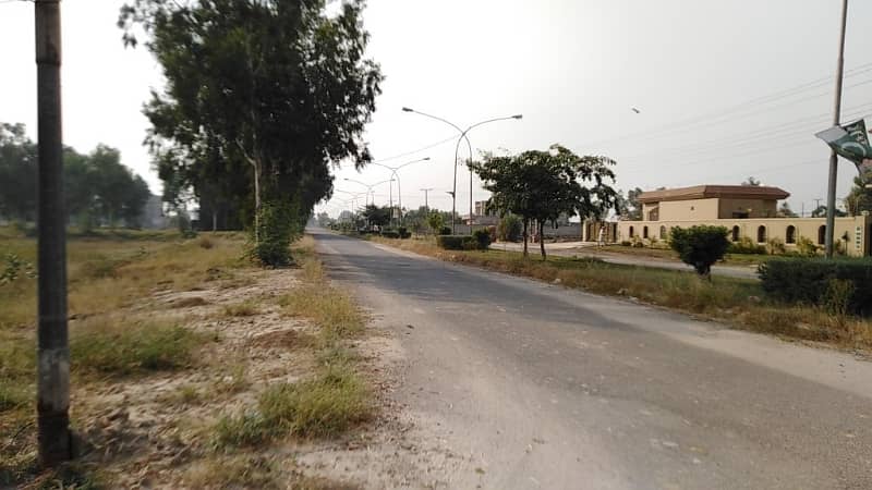 Own A Residential Plot In 20 Marla Chinar Bagh Shaheen Block 0