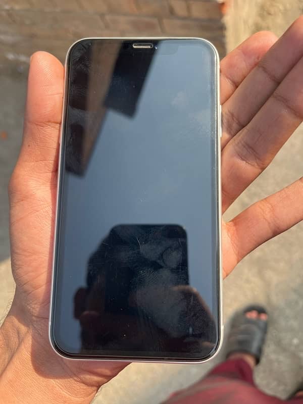 iPhone XR 64gb factory unlocked non pta 3