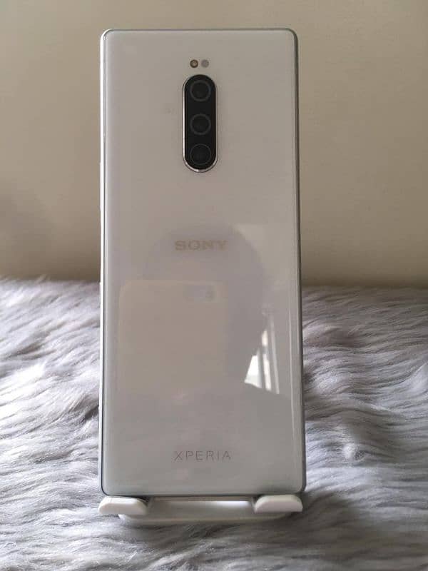 Xperia 1 0