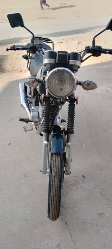 Suzuki 150 in good condition Islamabad number 2