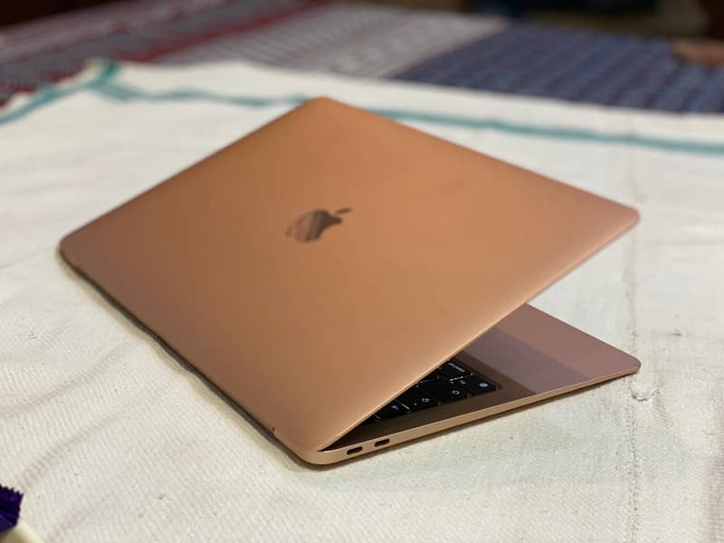 Macbook Air M1 2020 8GB (174 Cycle Count, 90% Batt Health) 2