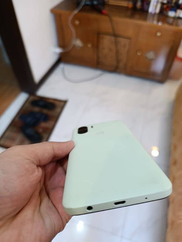 Redmi A2 plus 9/10 Condition complete Box 6