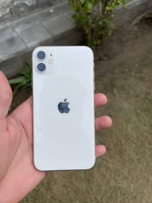 iphone 11 pta  approved white colour 2