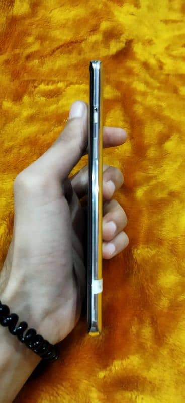 oneplus 8 pta approved 10/10 condition all ok no issues with charger 2