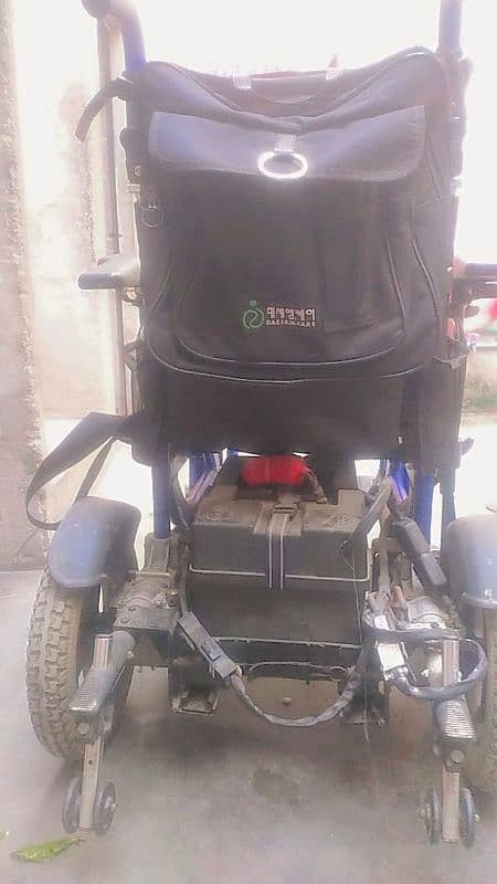 Electric wheelchair 0