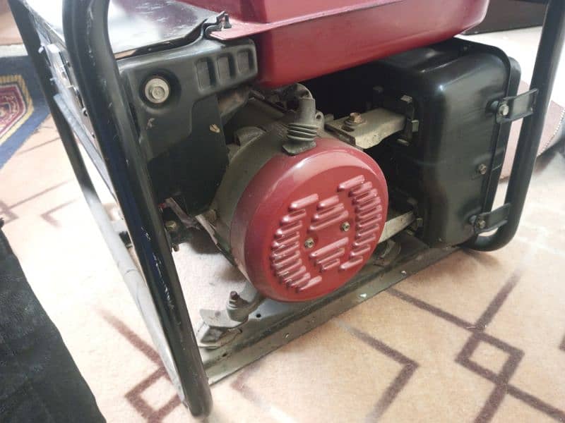 Elemax generator 4.5 kva with Honda engine 3