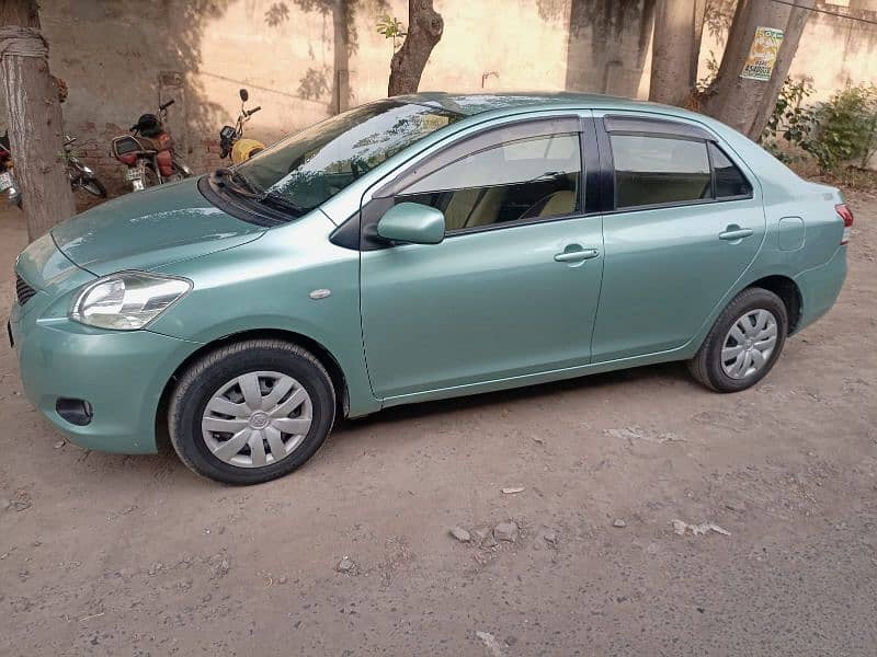 Toyota Belta 2007/2010 1