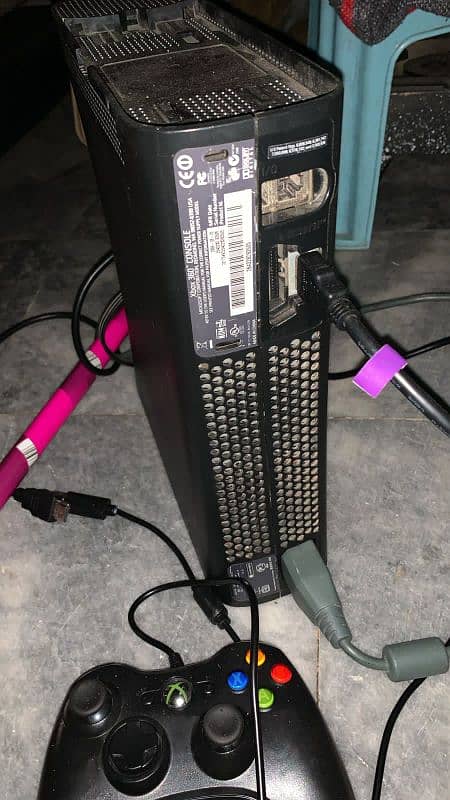 Xbox 360 in good condition 1