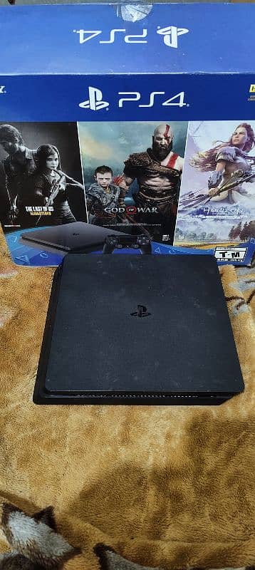 Selling PS4 Slim 1TB 0