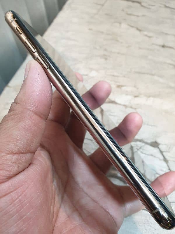 Iphone Xs max, 64gb, PTA aproved 7