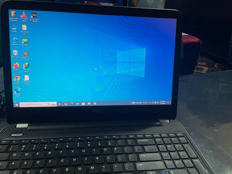 Dell Laptop 3