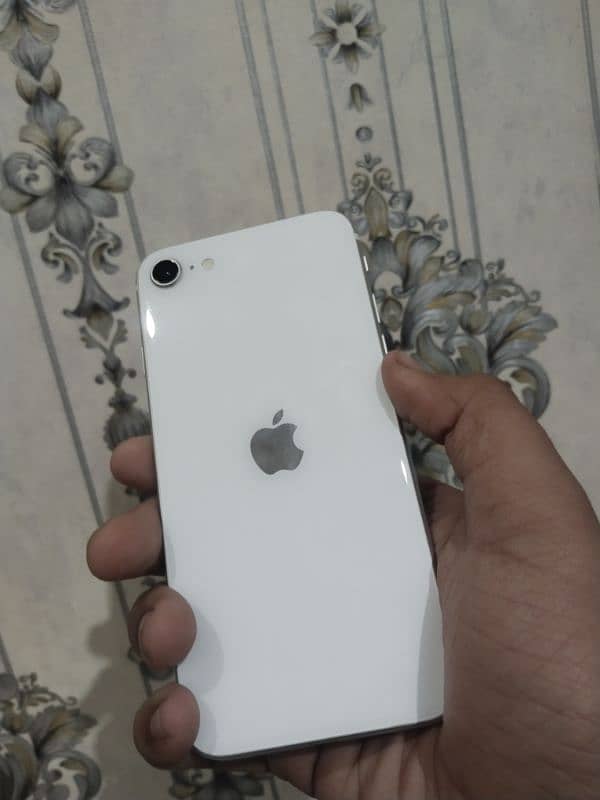 iphone se 2022 water pack icloud 03251160636 whattsapp only contect 0