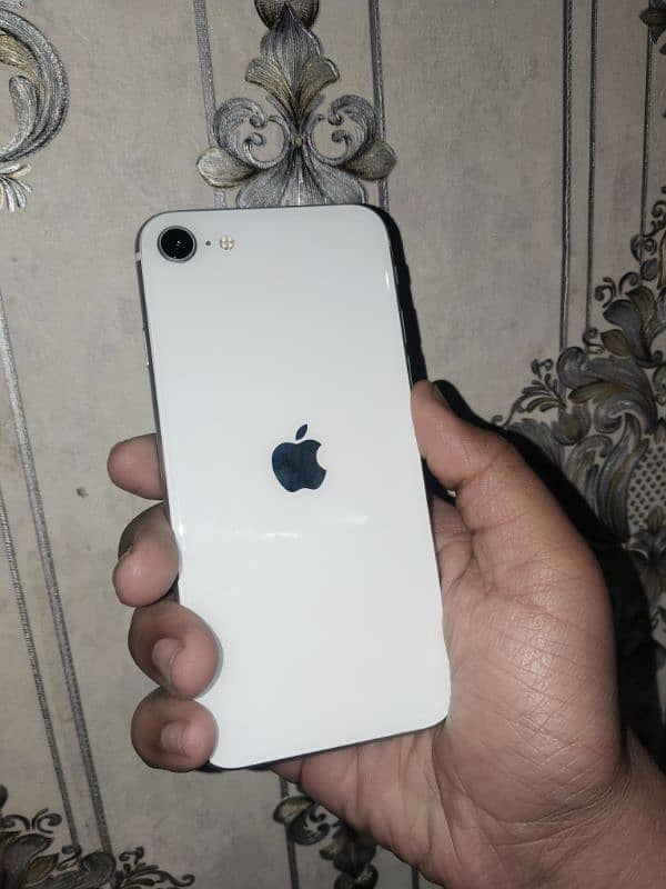 iphone se 2022 water pack icloud 03251160636 whattsapp only contect 1