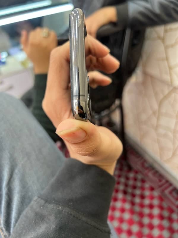 iphone 11 pro 256GB PTA APPROVED Deal offar 1