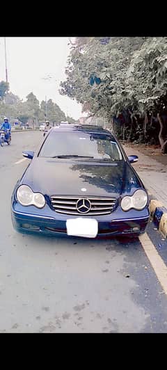 Mercedes C180 model 2003 Good condition