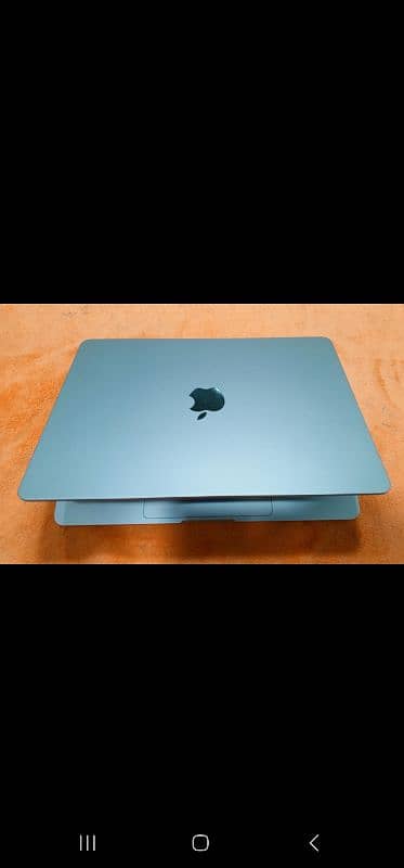 Macbook Air M2 8GB 256GB 2022 6cycles only 2