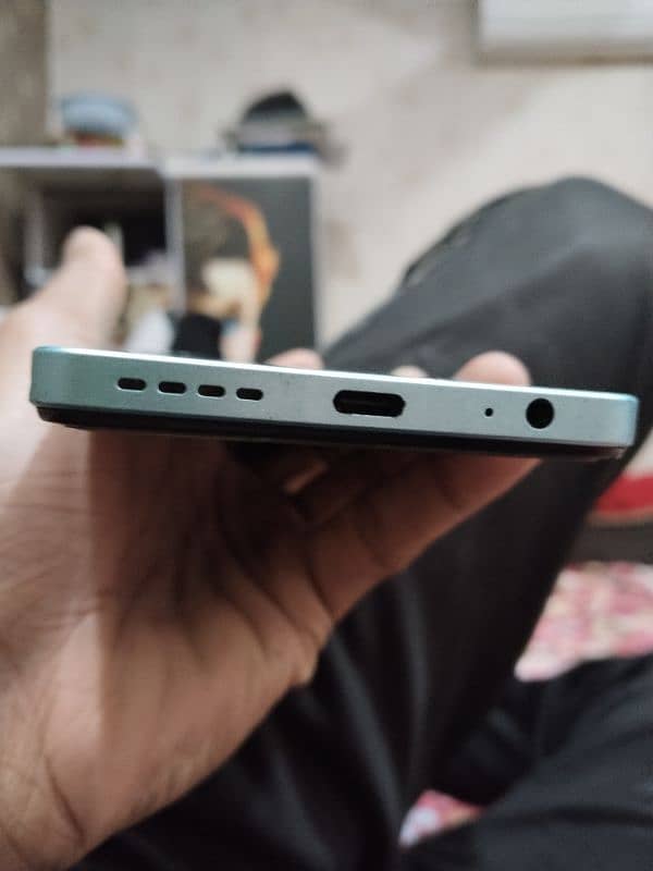 Infinix Hot 30 box charger available 4