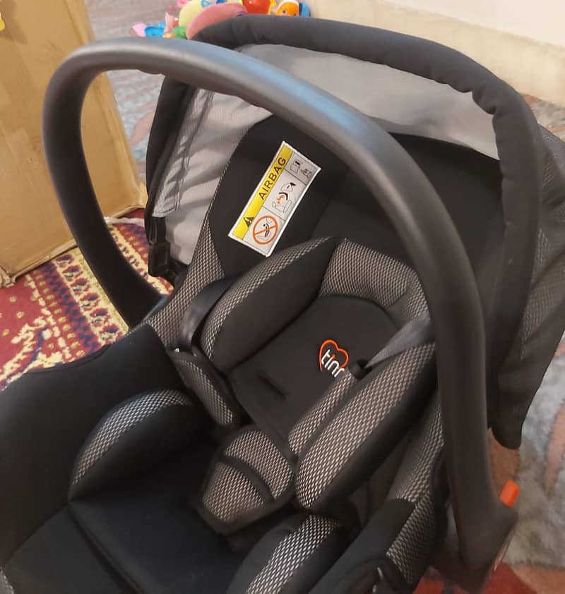 Baby caryy cot and car seat 3