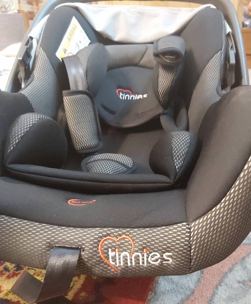 Baby caryy cot and car seat 5