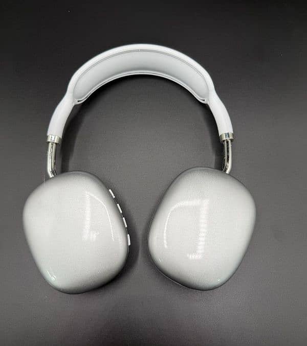 P9 headphones 1