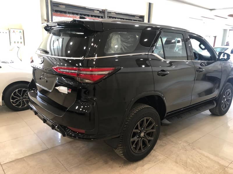 Toyota Fortuner G 2025 5