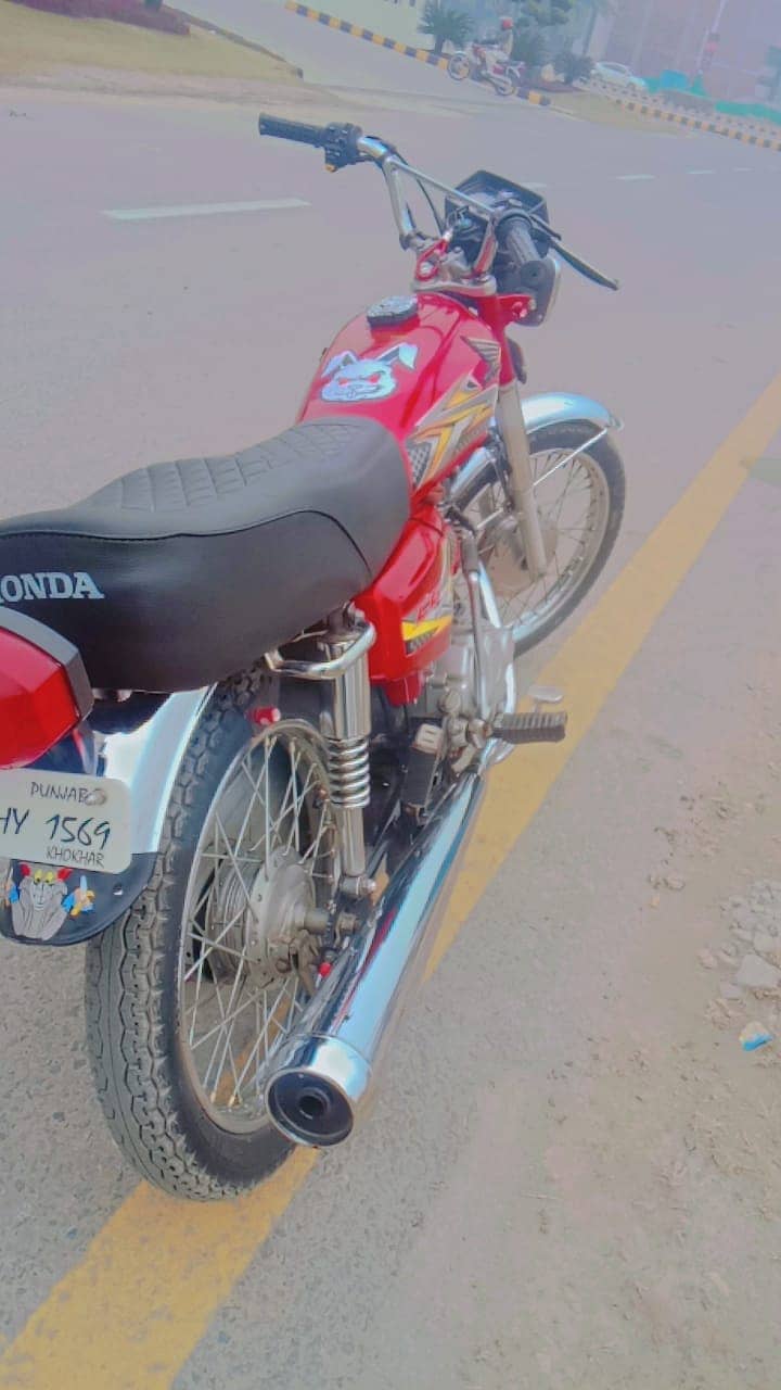 honda 125 Red color 21Model 1