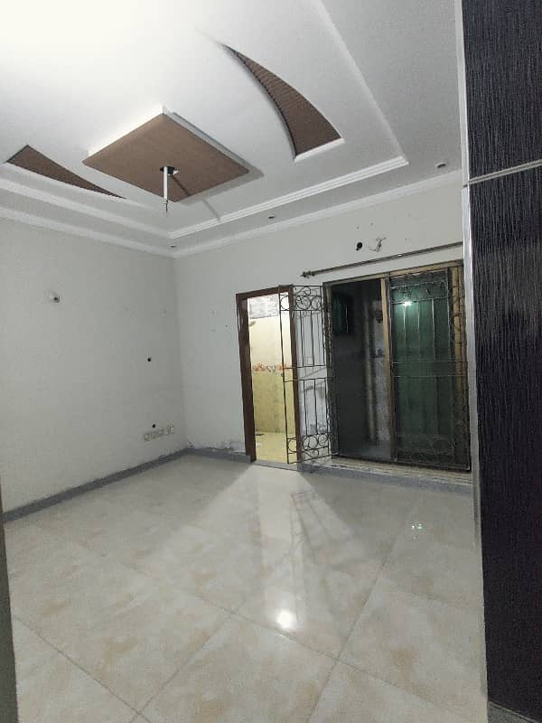 8 MARLA LOWER PORTION FOR RENT IN MILITARY ACCOUNTS MAIN COLLEGE ROAD LHR 1