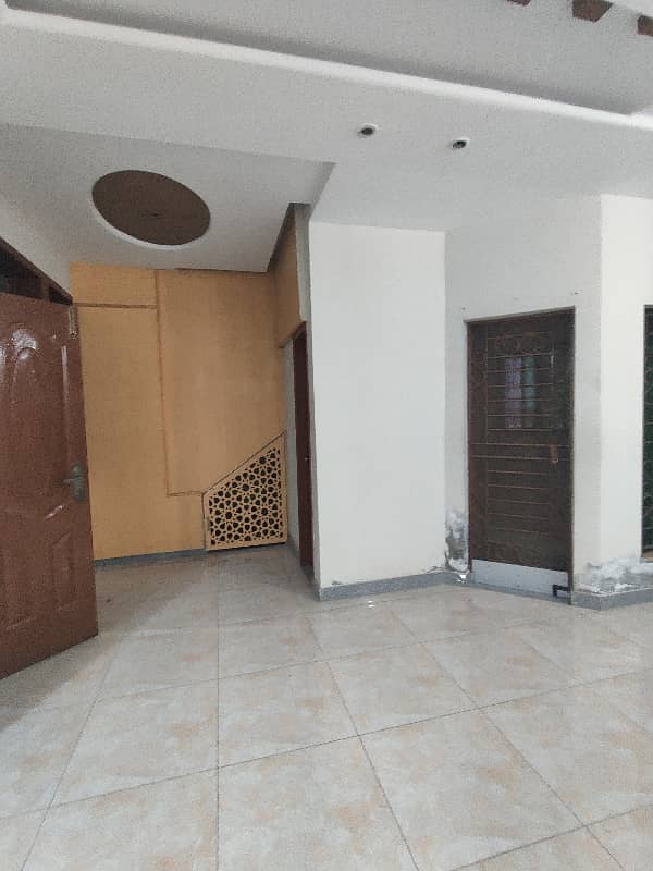 8 MARLA LOWER PORTION FOR RENT IN MILITARY ACCOUNTS MAIN COLLEGE ROAD LHR 4