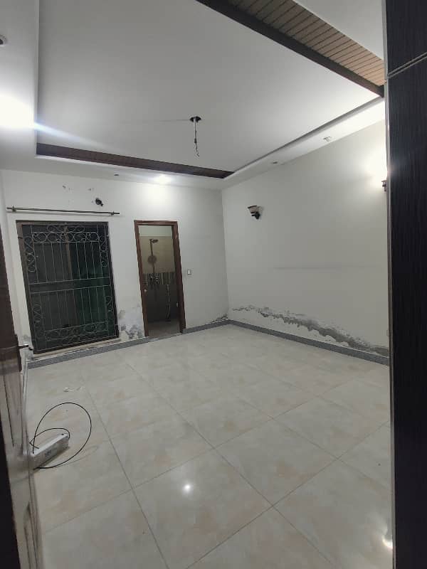 8 MARLA LOWER PORTION FOR RENT IN MILITARY ACCOUNTS MAIN COLLEGE ROAD LHR 13