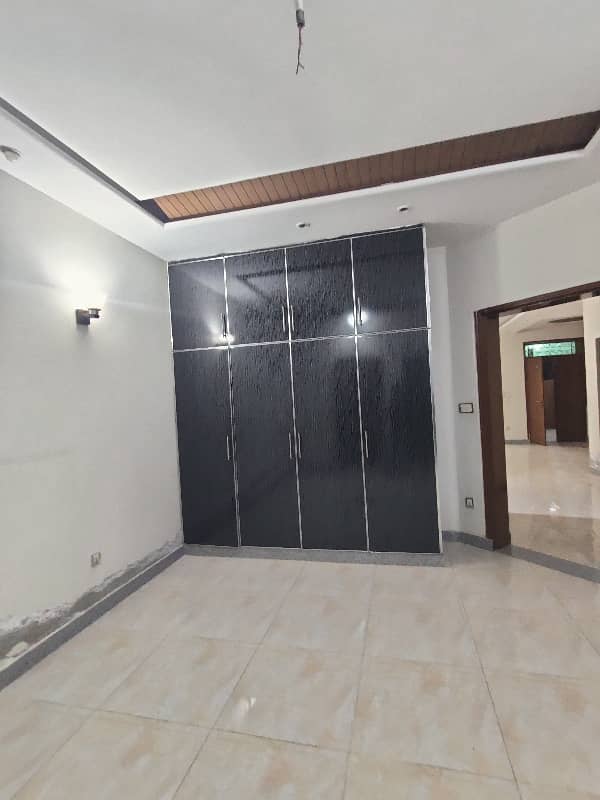 8 MARLA LOWER PORTION FOR RENT IN MILITARY ACCOUNTS MAIN COLLEGE ROAD LHR 14