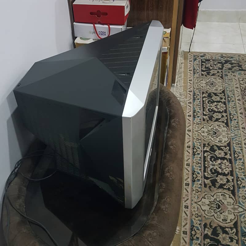 SONY TV 21 inch with TV-Stand  for Sale 3