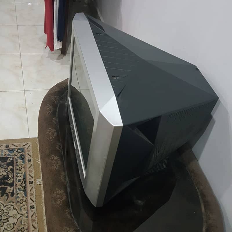 SONY TV 21 inch with TV-Stand  for Sale 4