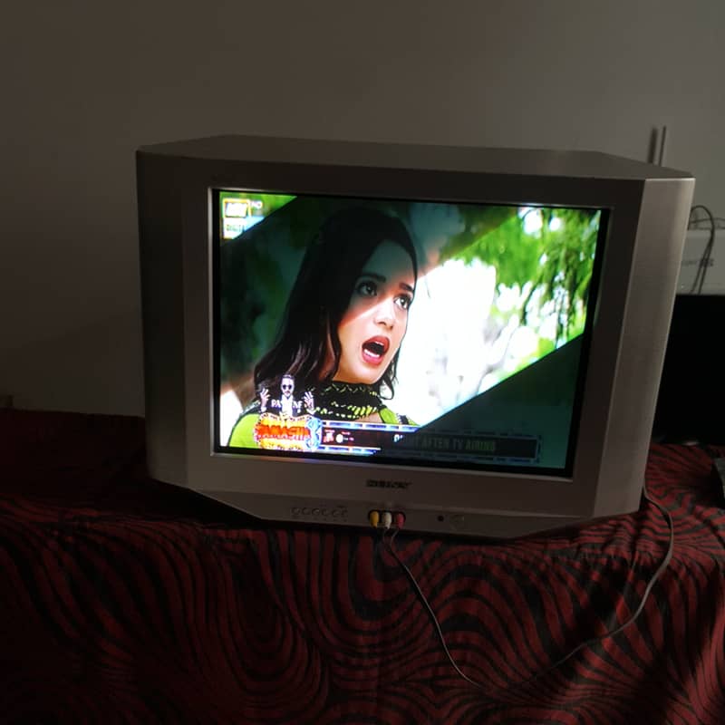 SONY TV 21 inch with TV-Stand  for Sale 8