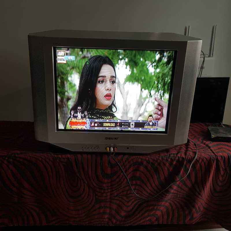 SONY TV 21 inch with TV-Stand  for Sale 9